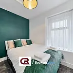 Perfect Stay For Contractors & Holidaymakers Swansea August Availability
