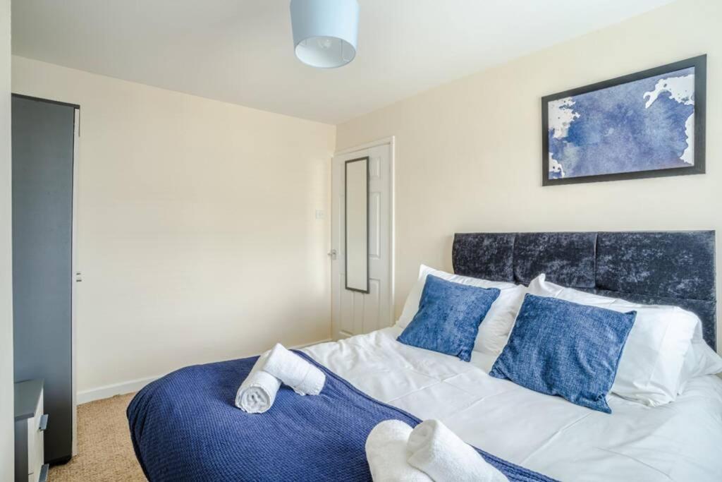 Sleep At The Twyn - Tv In Every Bedroom!