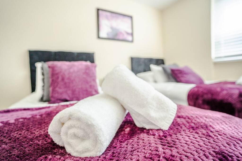 Sleep At The Twyn - Tv In Every Bedroom! Apartment