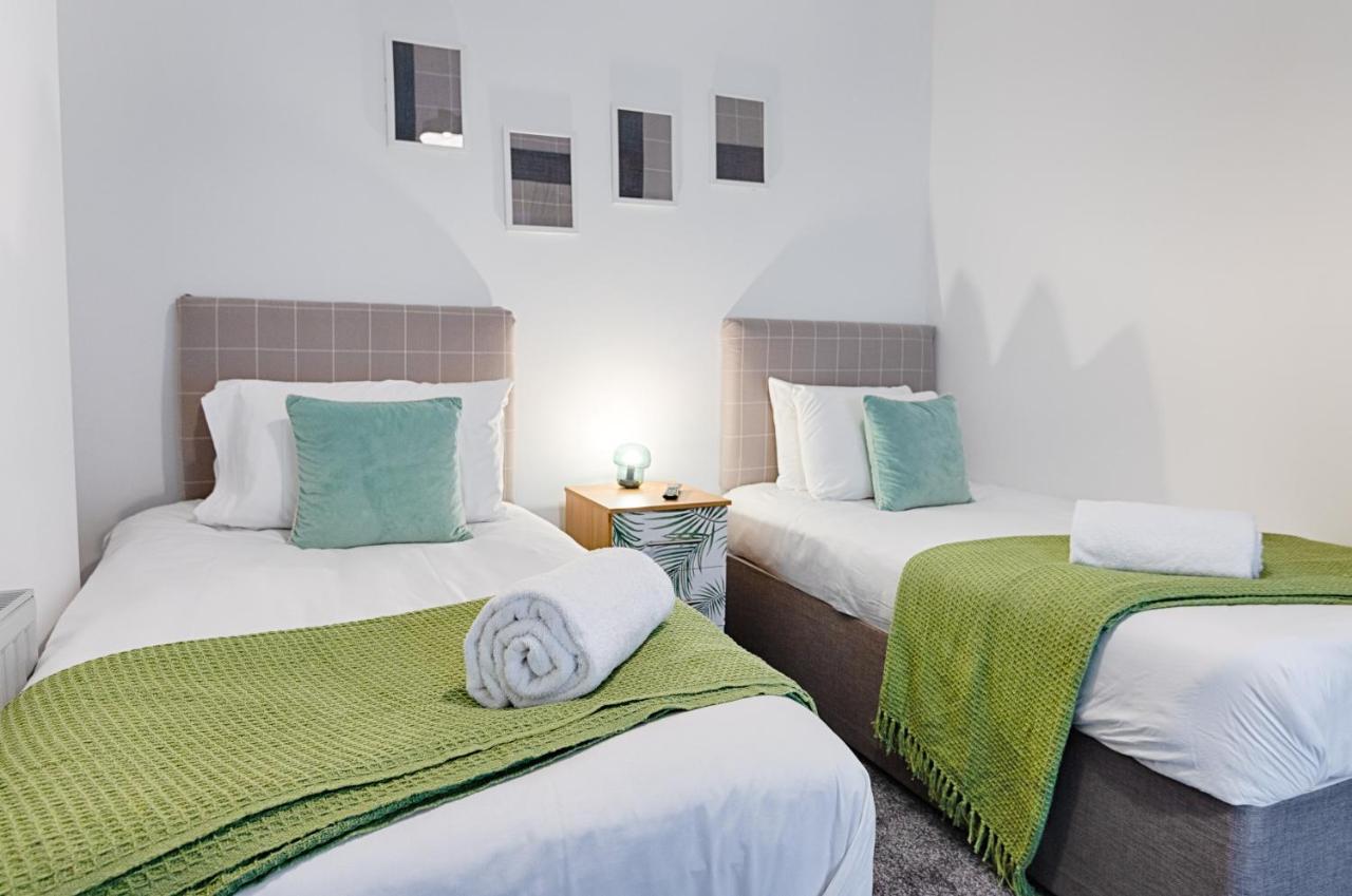 Apartment Centre, Parking, Smart Tv's In Swansea