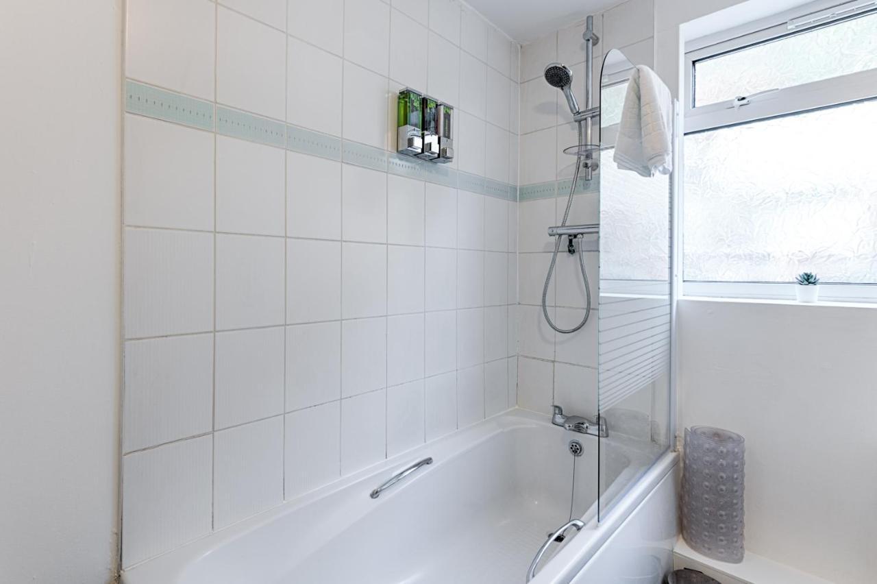 Centre, Parking, Smart Tv's In Apartment
