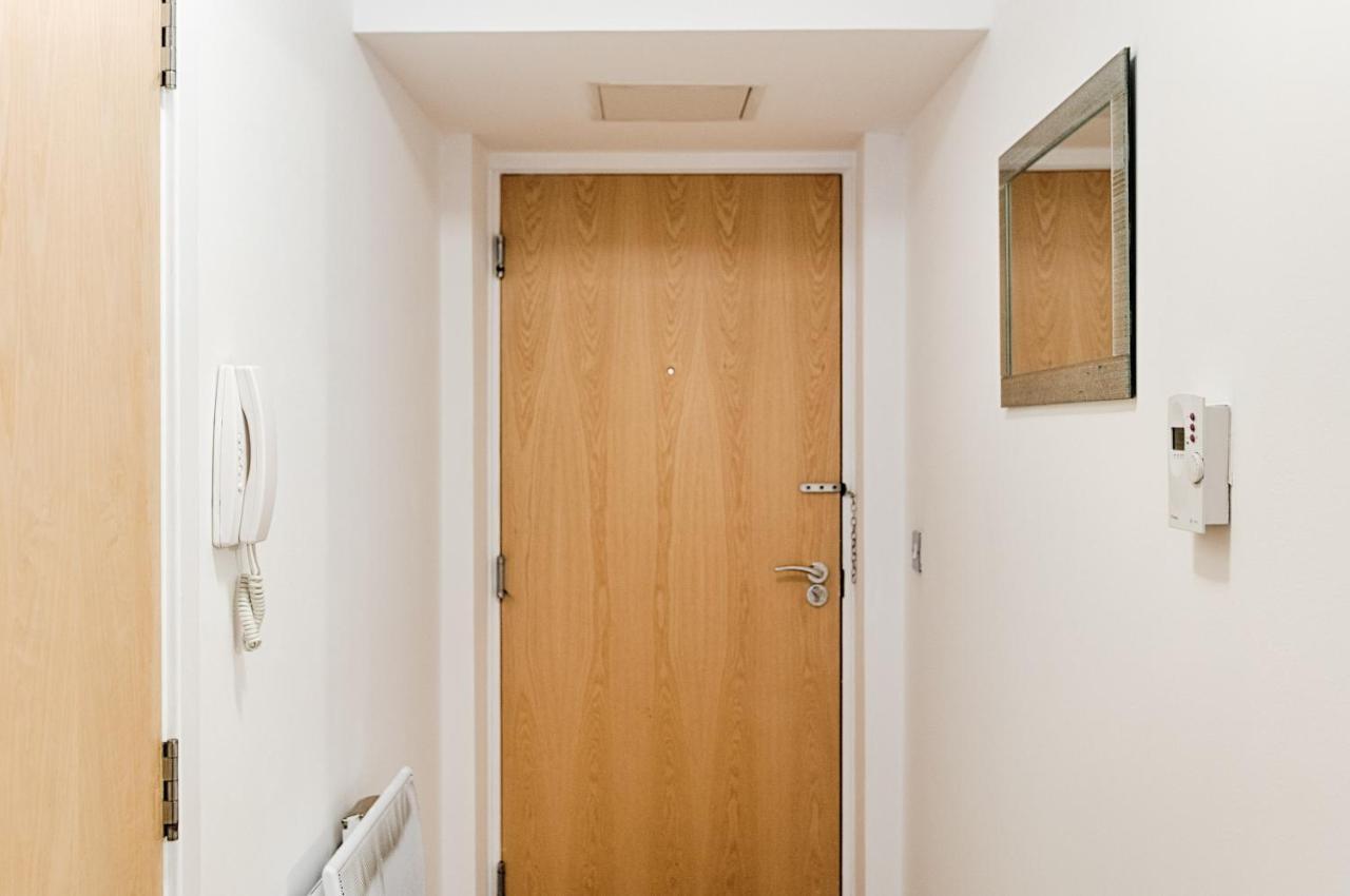 Royal Sovereign With Parking - Tv In Every Bedroom! Apartment
