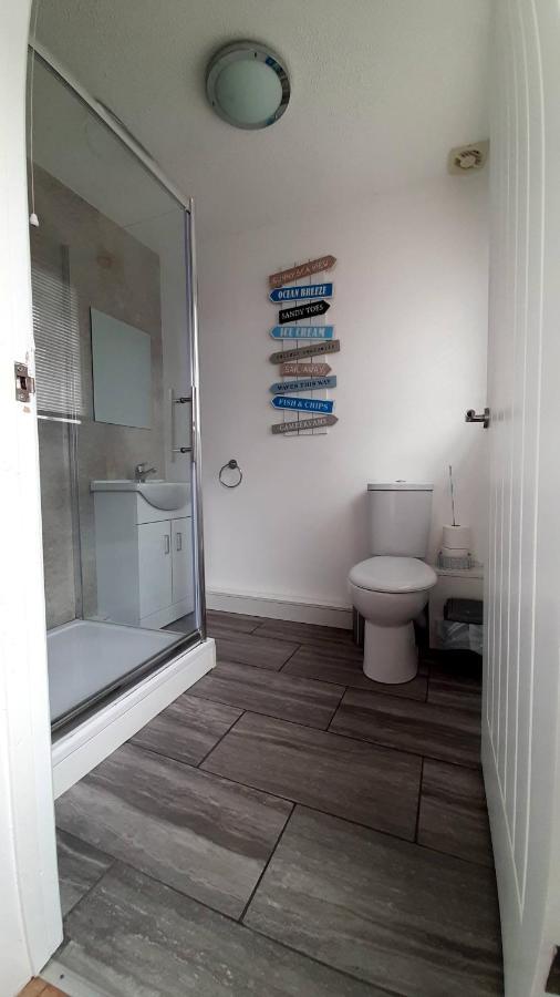 Apartment 2 Bedroom To Yourself, Free Parking, Dogs Welcome Swansea