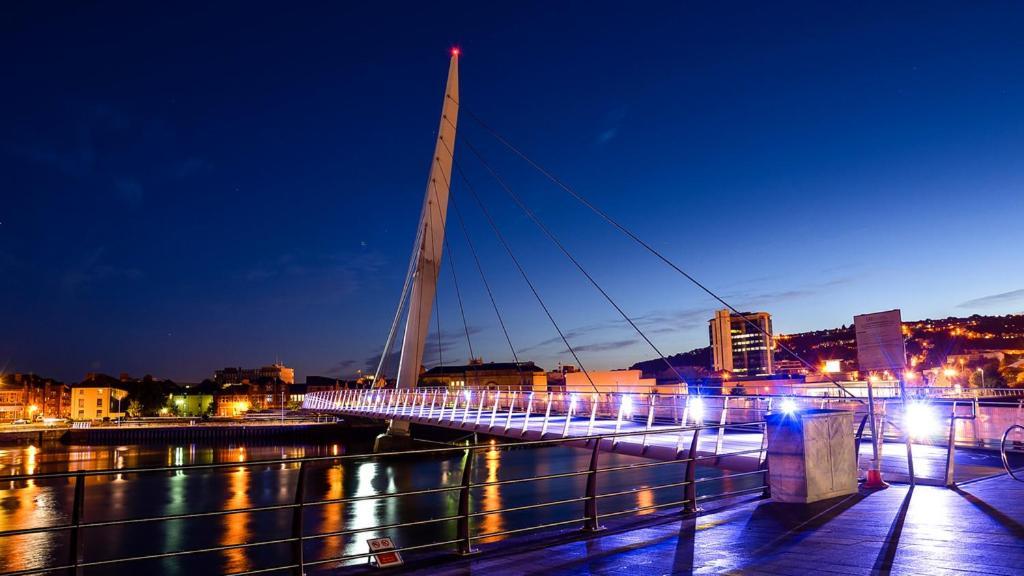 Penthouse Marina Centre 100m From Swansea