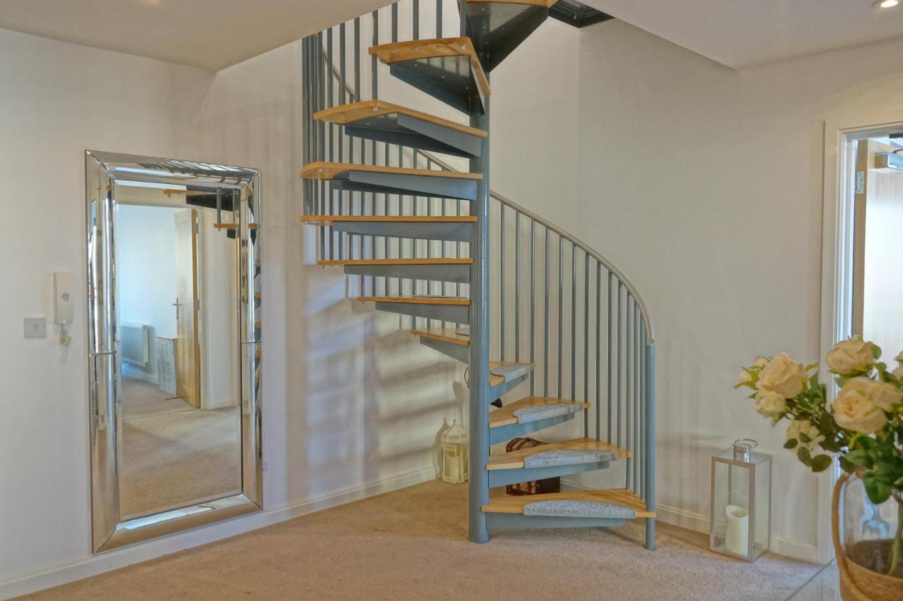 Apartment Penthouse Marina Centre 100m From Swansea