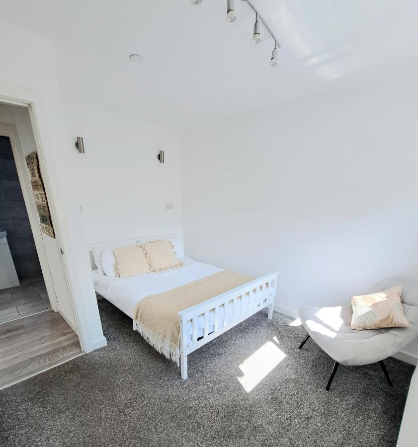 La Petite Maison Swansea