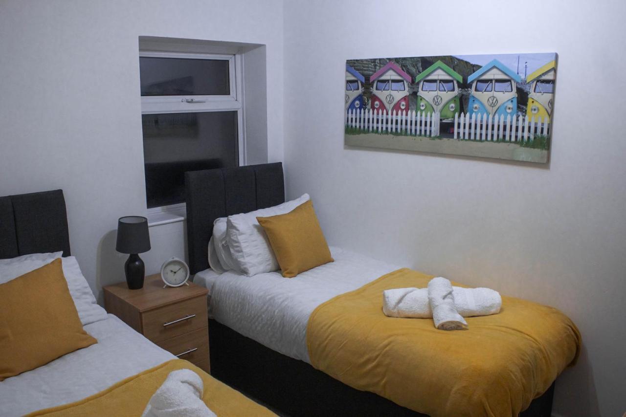 Business Friendly 3br - King Size Beds & Centrally Located Apartment