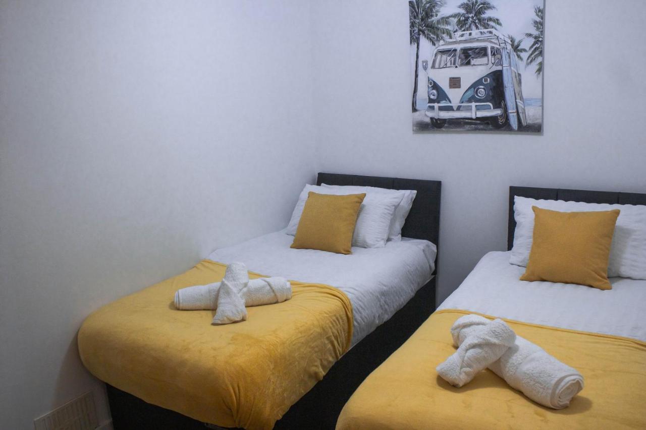 Apartment Business Friendly 3br - King Size Beds & Centrally Located *