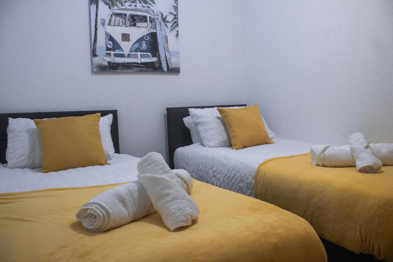 Business Friendly 3br - King Size Beds & Centrally Located Apartment Swansea
