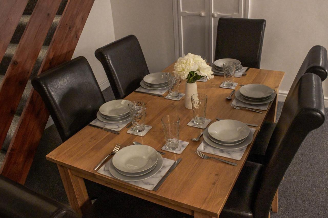 Apartment Business Friendly 3br - King Size Beds & Centrally Located *