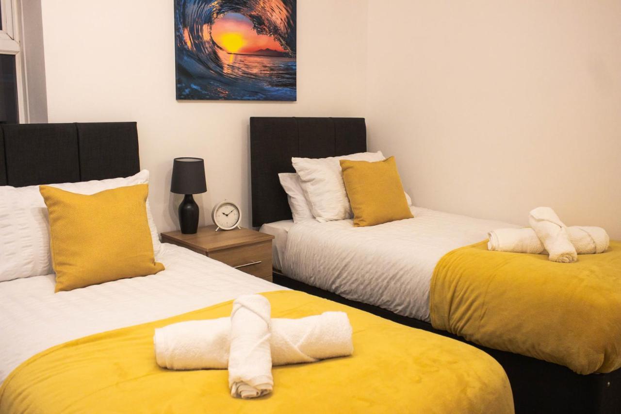 Apartment Business Friendly 3br - King Size Beds & Centrally Located
