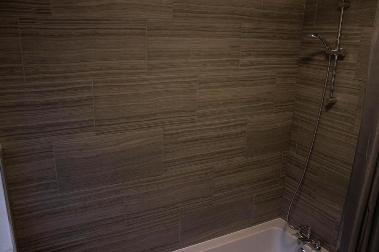 Business Friendly 3br - King Size Beds & Centrally Located Apartment