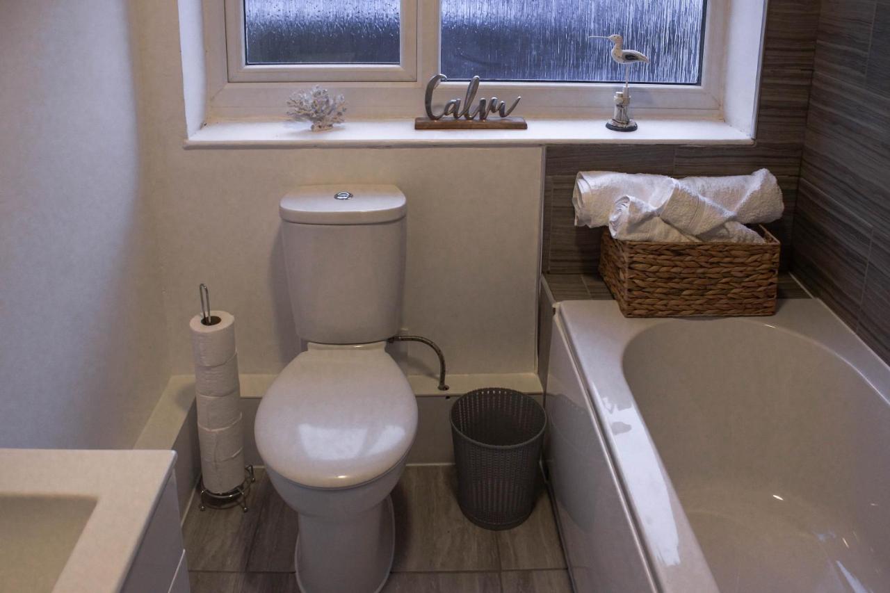 Business Friendly 3br - King Size Beds & Centrally Located Apartment