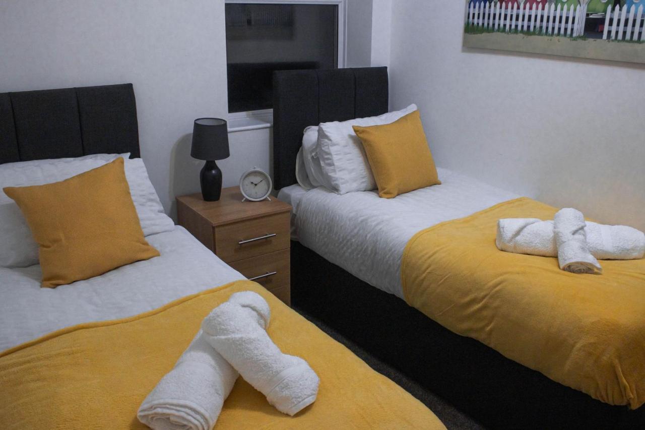 Business Friendly 3br - King Size Beds & Centrally Located Apartment *