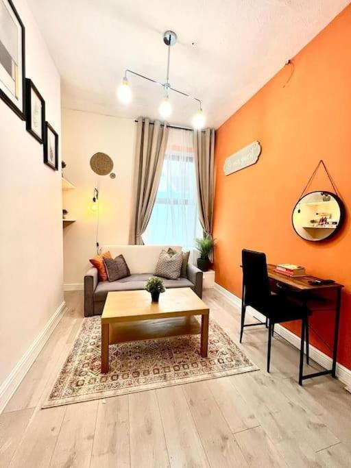 Skyline King Suites 202 Apartment