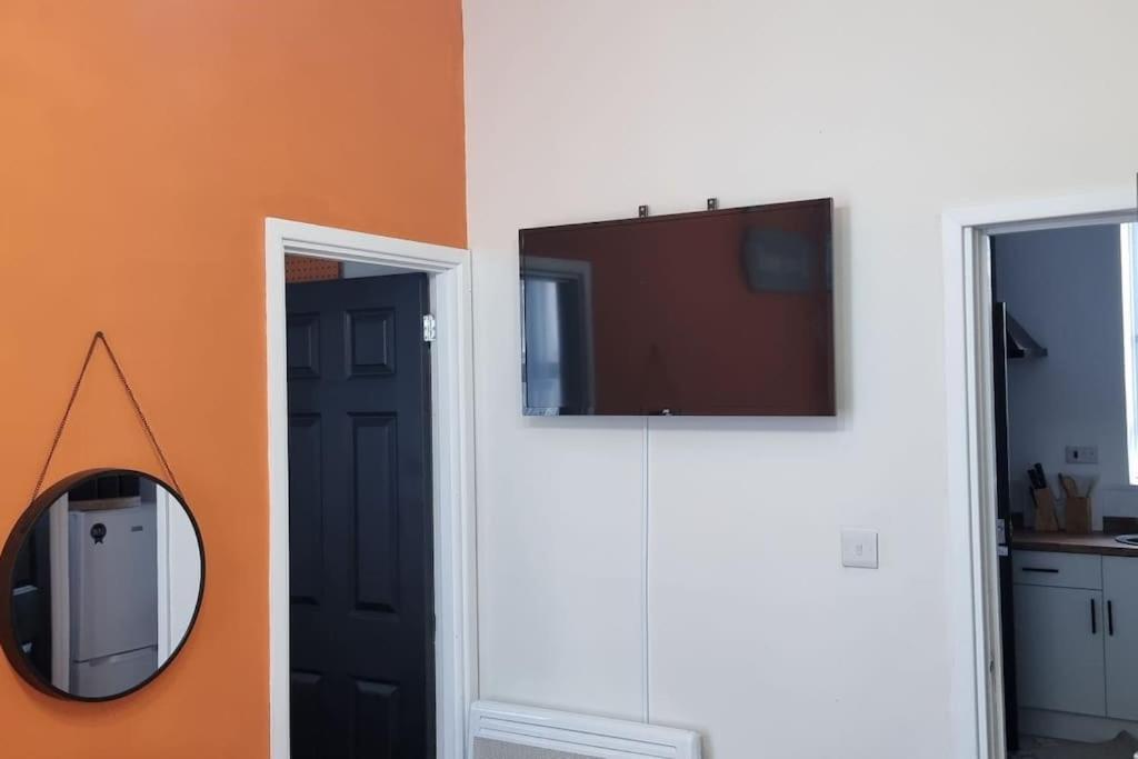 Skyline King Suites 202 Apartment