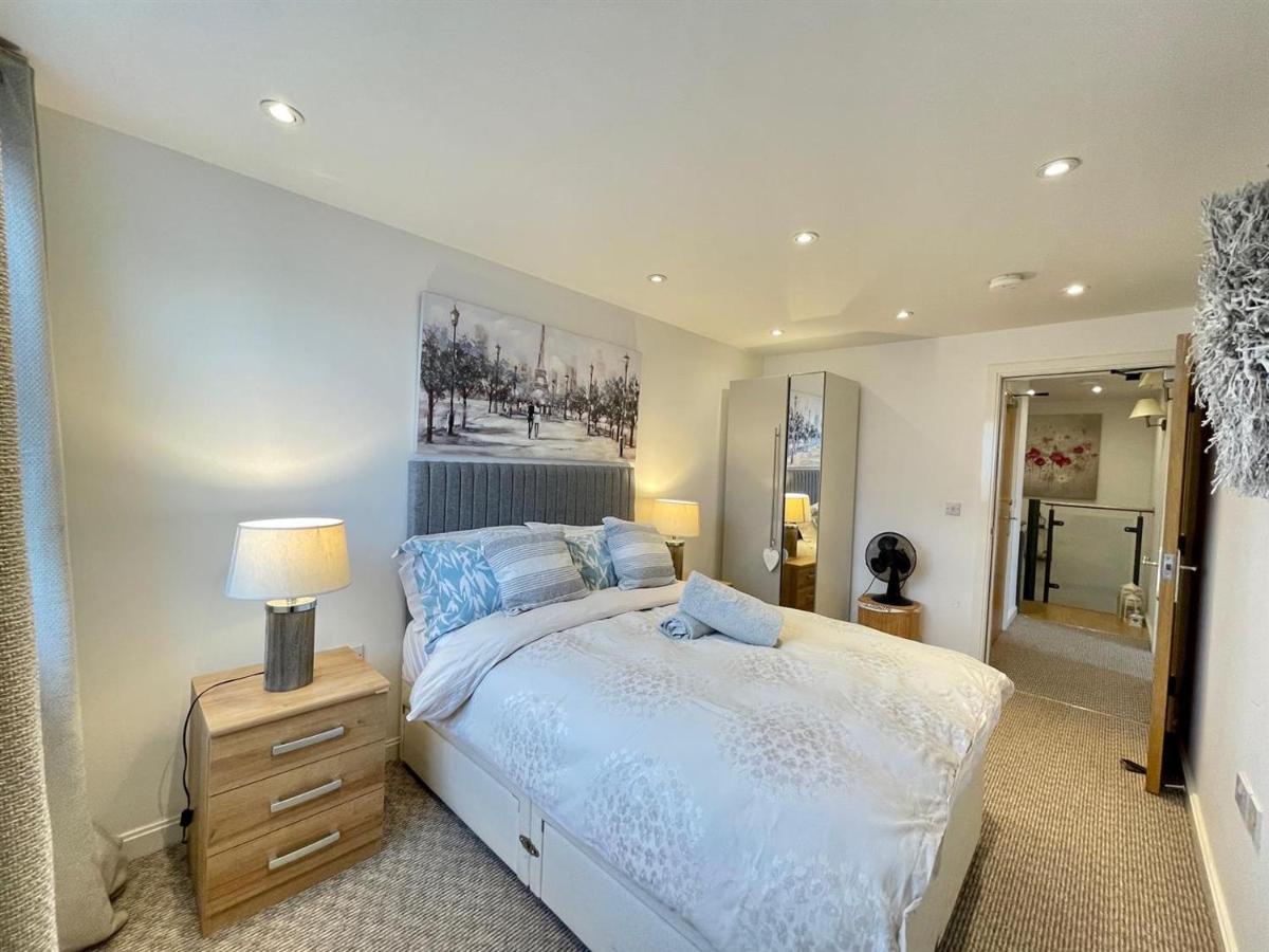 Penthouse Marina Centre 100m From Apartment Swansea
