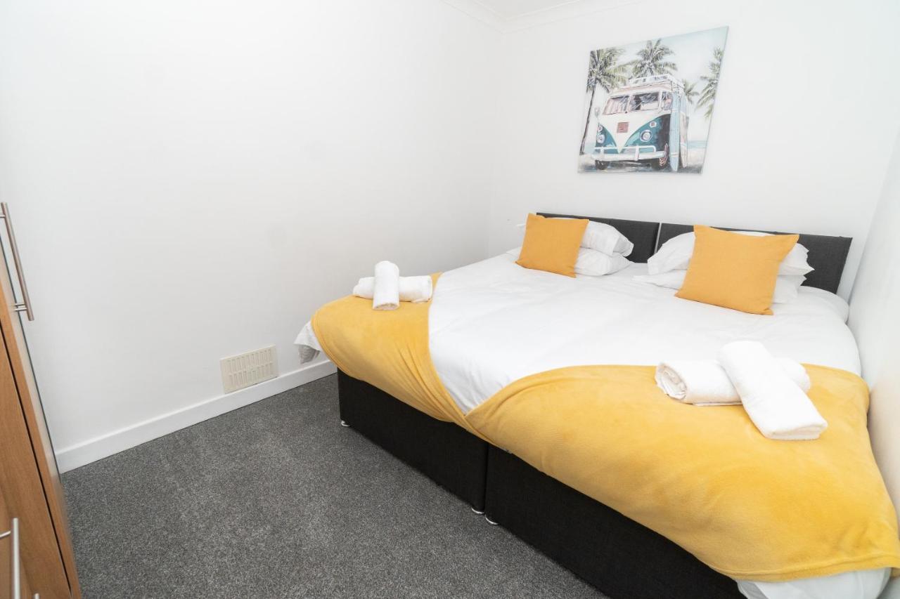 Apartment Business Friendly 3br - King Size Beds & Centrally Located Swansea