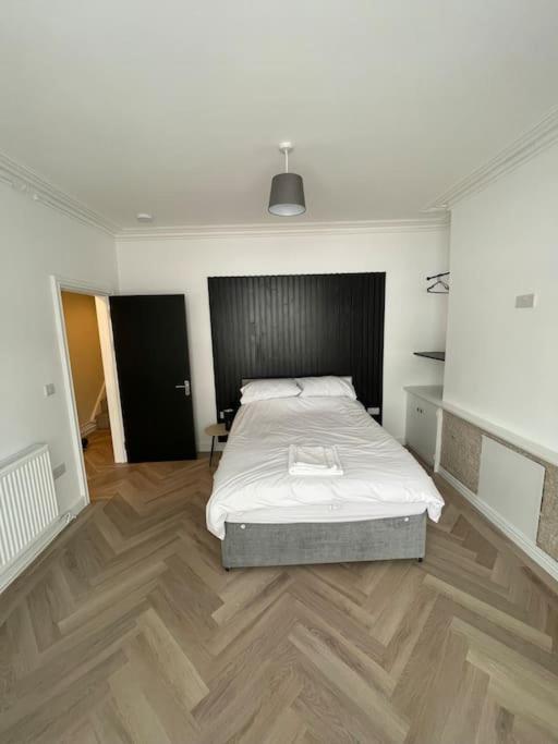 The Mount Holiday home Swansea