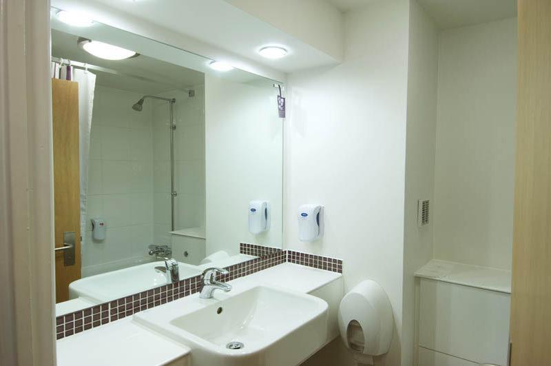 Premier Waterfront 3* Swansea