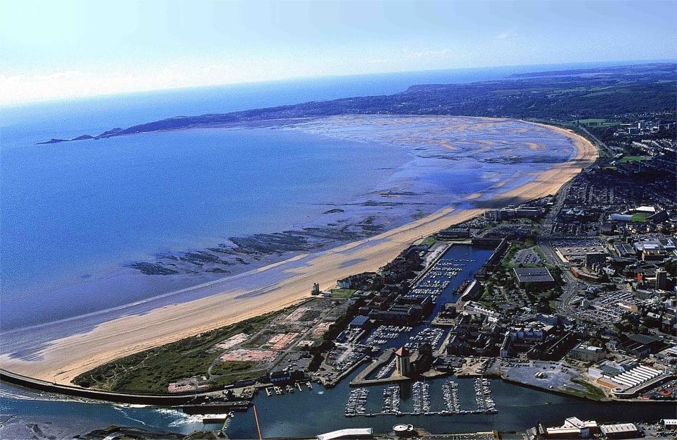 Penthouse Marina Centre 100m From * Swansea