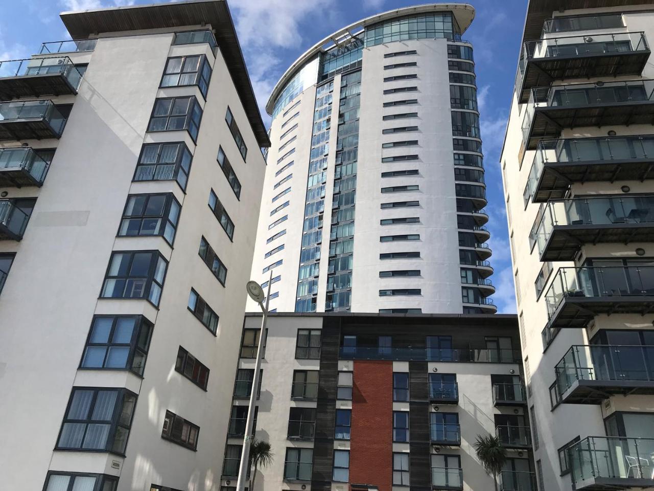 Meridian Quay Apartments, By Jsw Short *