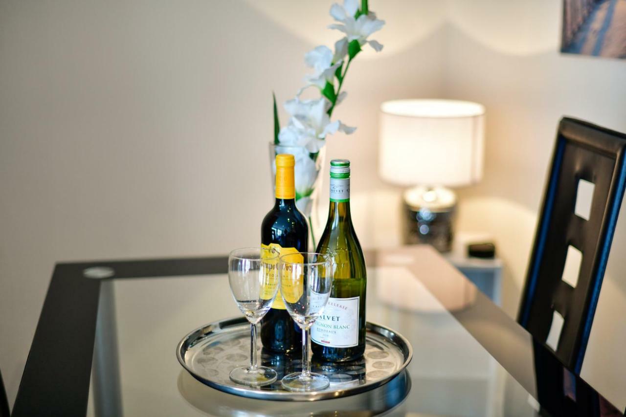 Meridian Quay Apartments, By Jsw Short *