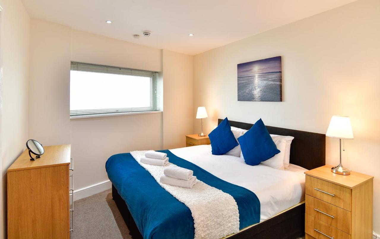 Meridian Quay Apartments, By Jsw Short *
