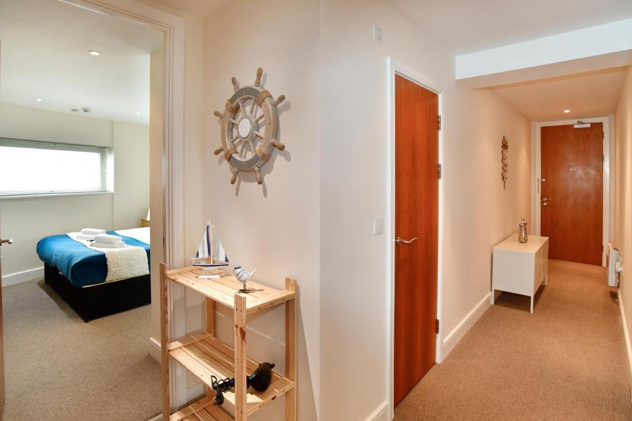 Apartment Meridian Quay Apartments, By Jsw Short *