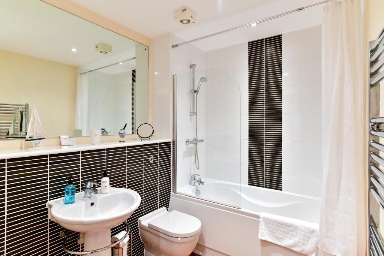 Apartment Meridian Quay Apartments, By Jsw Short *